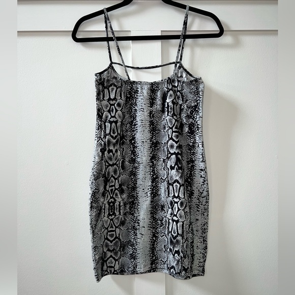 Motel Rocks Dress - Picture 3 of 3